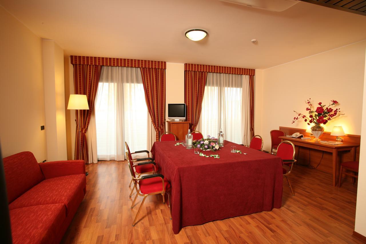 Hotel Executive Meeting & Events Udine Kültér fotó