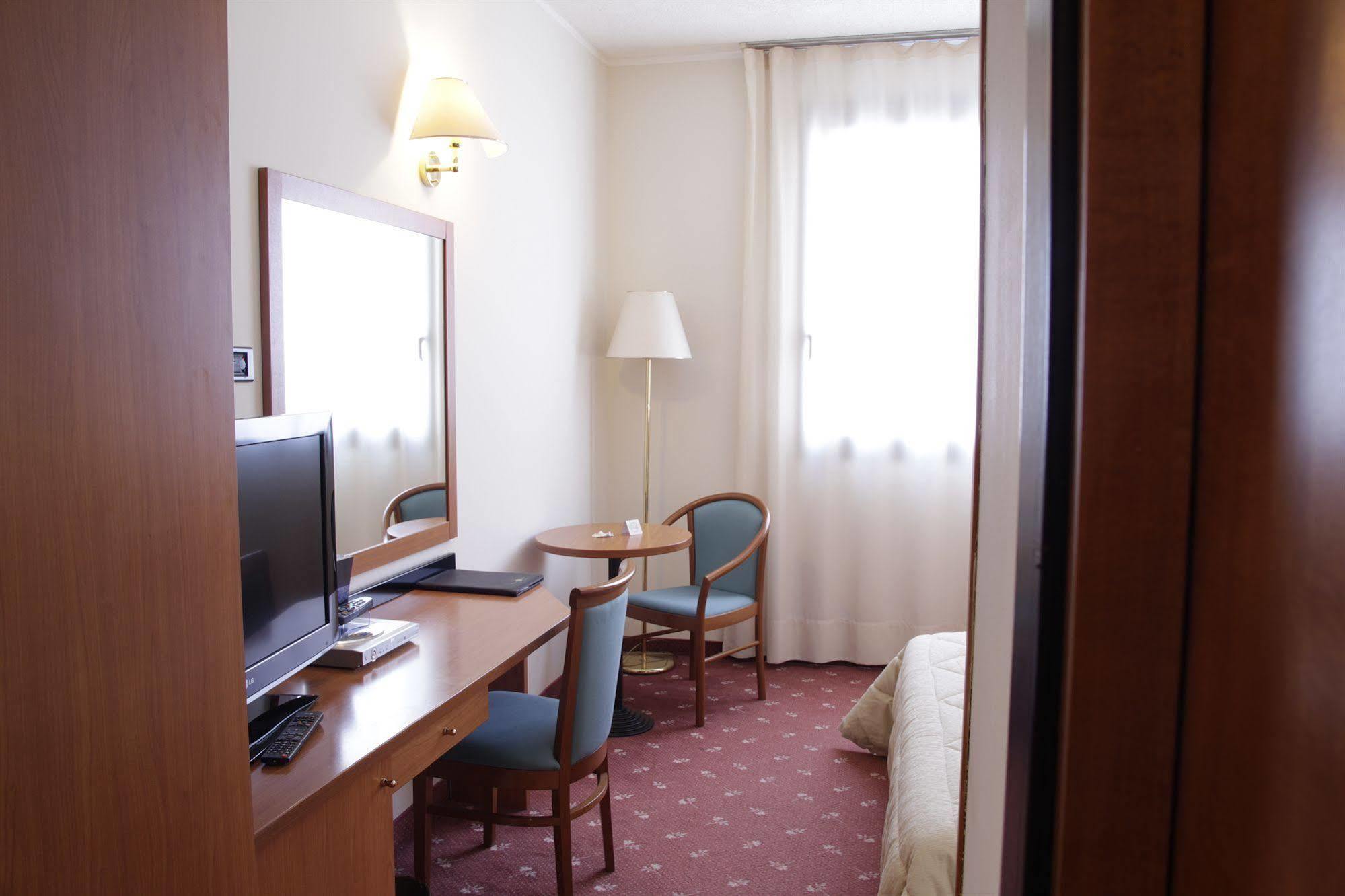 Hotel Executive Meeting & Events Udine Kültér fotó